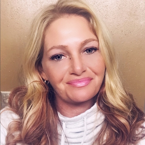 Meet your Posher, Ashley - Picture 1 of 1